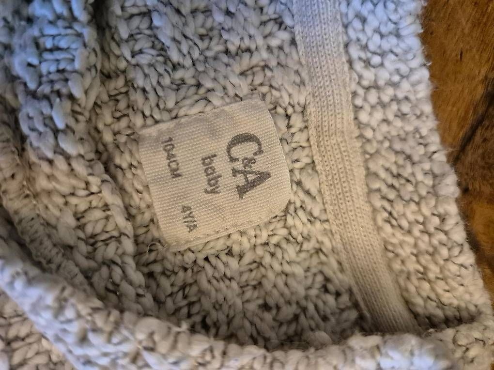 Pulls et sweat-shirts: Pullover Grösse 104 – D'occasion à Bremgarten AG par Noii 2