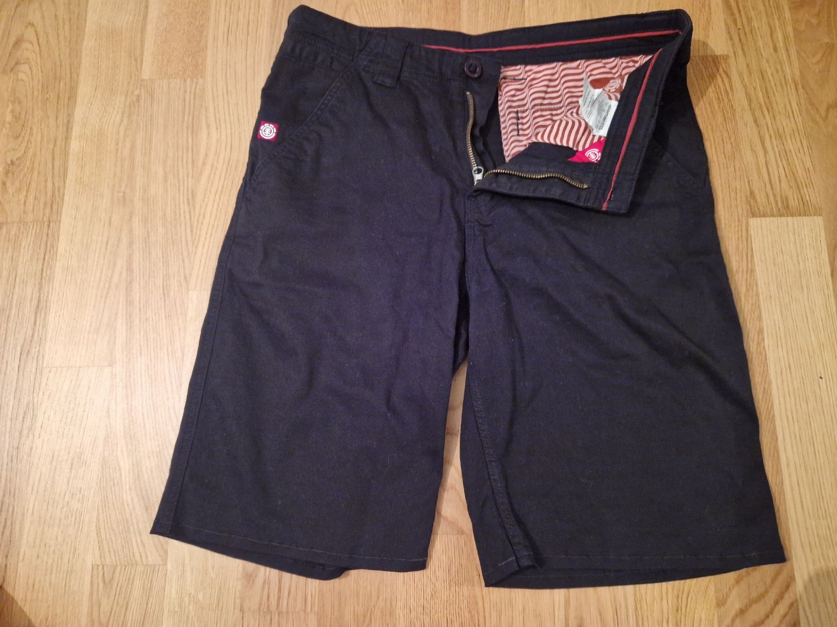 Element Pantaloni: Element Shorts Grösse 30 – Usato da Münchenbuchsee venduto da Ludo_Braenz