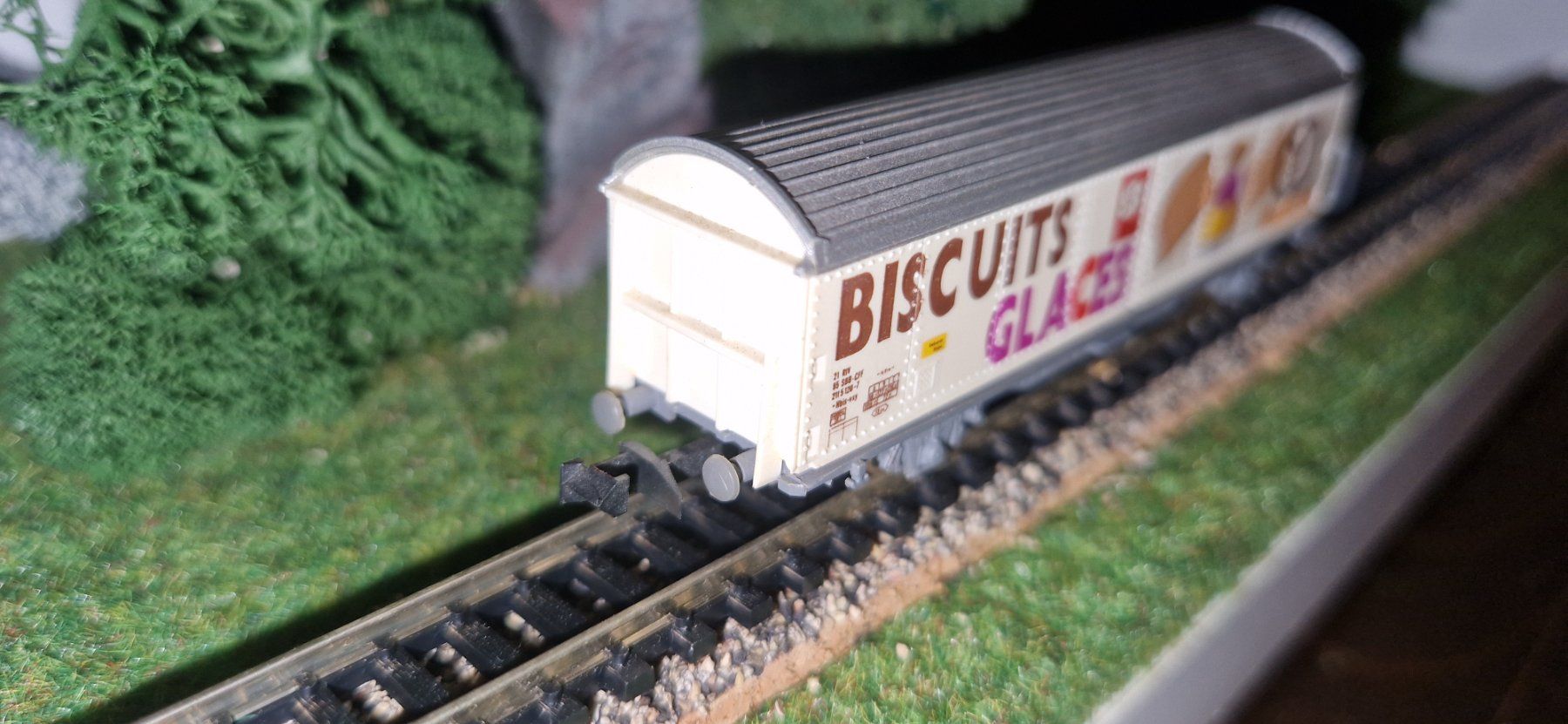 Roco Modellini di ferrovie: Roco Spur N SBB Habis "Biscuits Glaces - Migros" - top – Usato da Unterengstringen venduto da b.kaiser81 2