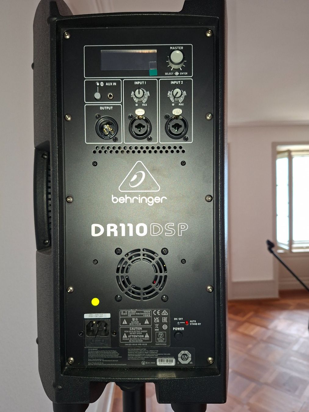 Behringer Casse acustiche: Active PA System for Band or Pro DJ – Usato da Unterseen venduto da dav_7jqb 1