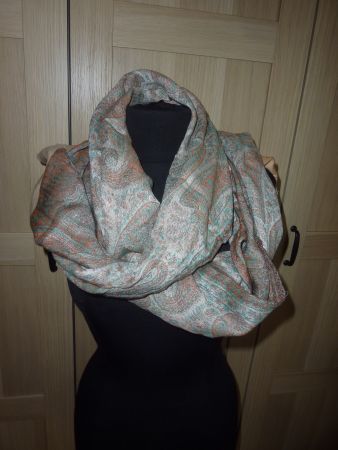 écharpe aux motifs indien d'hiver pour femme
