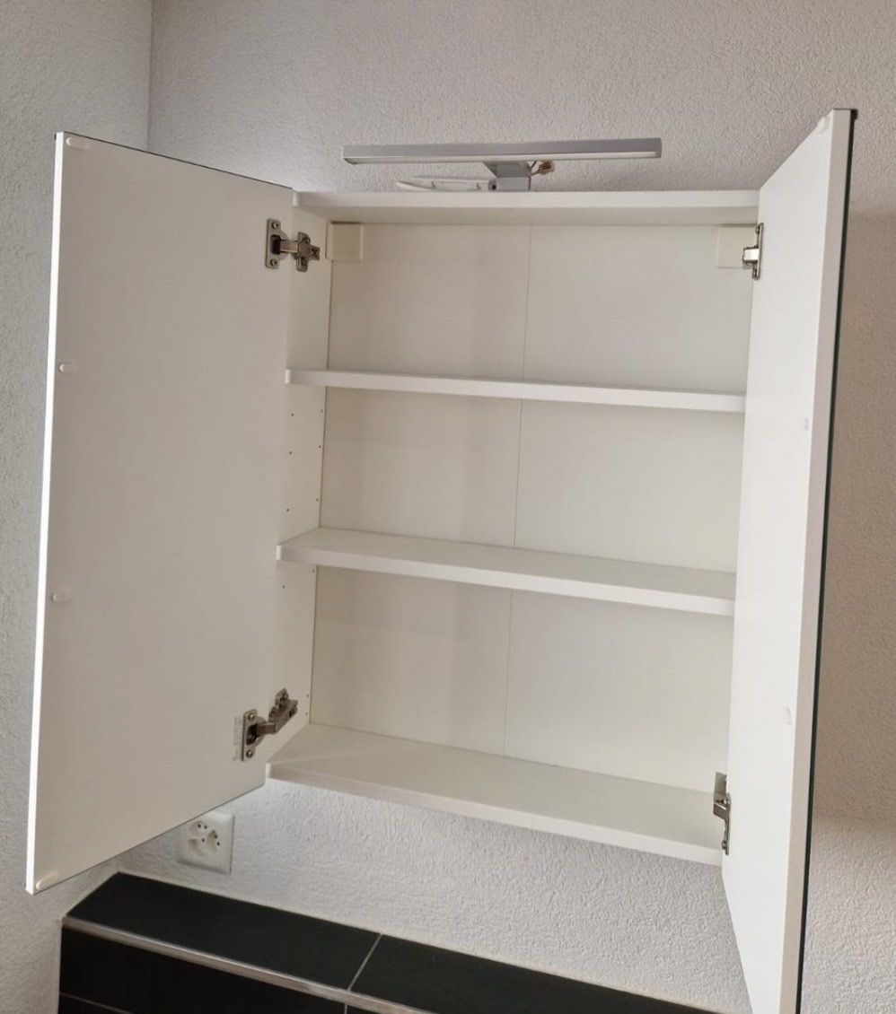 Armadietti a specchio: Spiegelschrank – Usato da Näfels venduto da arb22 1