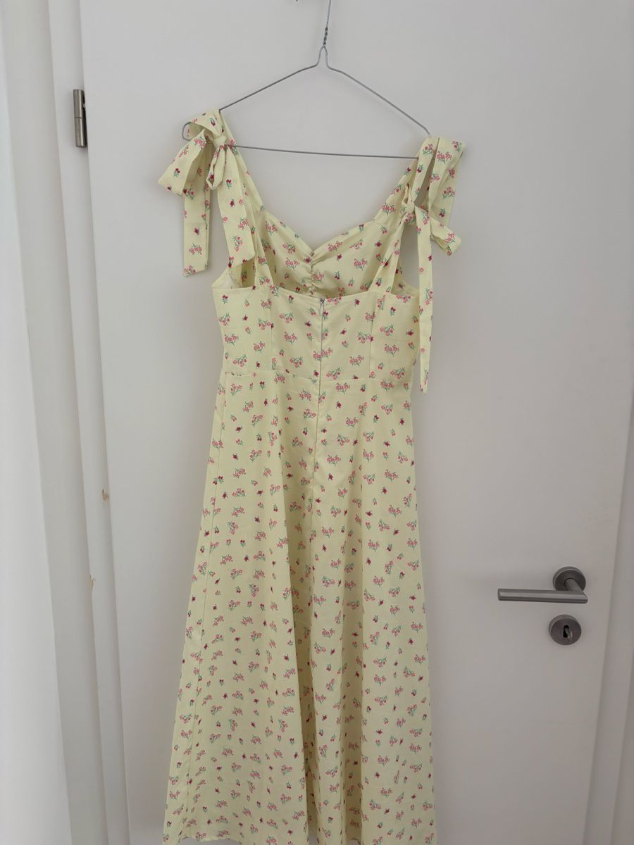 Kleider: Robe d’été jaune à fleur taille M – Gebraucht aus Vésenaz von ilomd 1