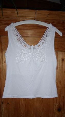 Schönes Weisses . Top mit Strass , Gr M