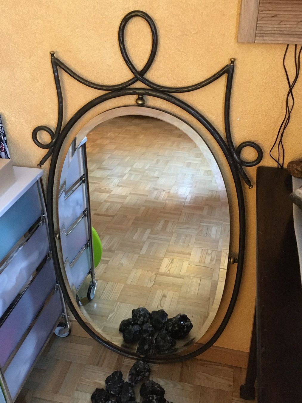 Specchi: Wandspiegel mit Metallrahmen – Usato da Wettingen venduto da Marsoleum