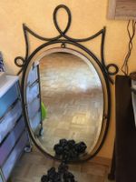 Wandspiegel mit Metallrahmen