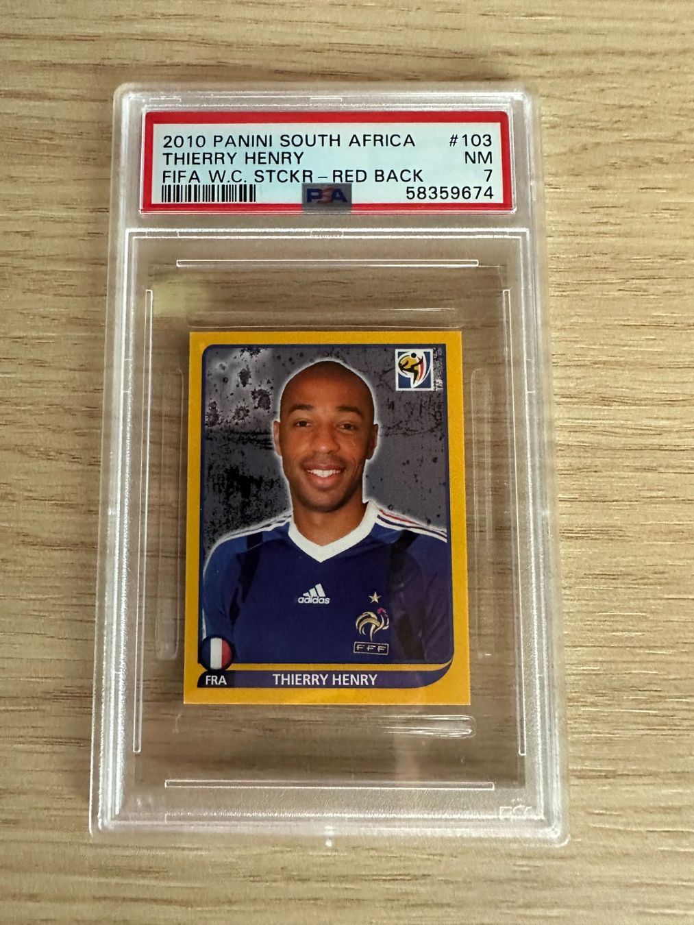 Panini Carte collezionabili: Thierry Henry Panini World Cup 2010 Sticker PSA 7 – Nuovo (secondo la descrizione) da Hagendorn venduto da Pokecollectorch