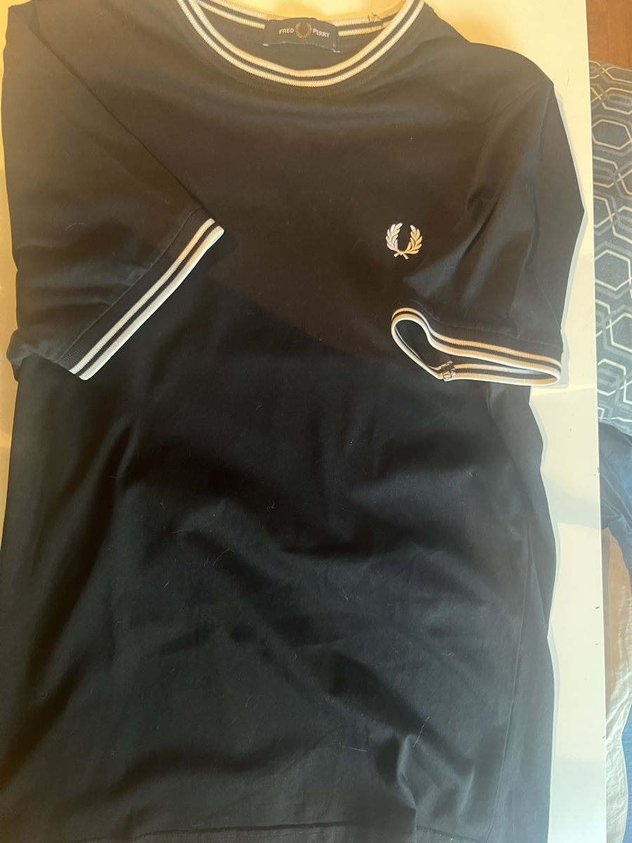 Fred Perry T-shirt: Fred Perry t-shirt  – Nuovo (secondo la descrizione) da Sierre venduto da Rouvinez-vich
