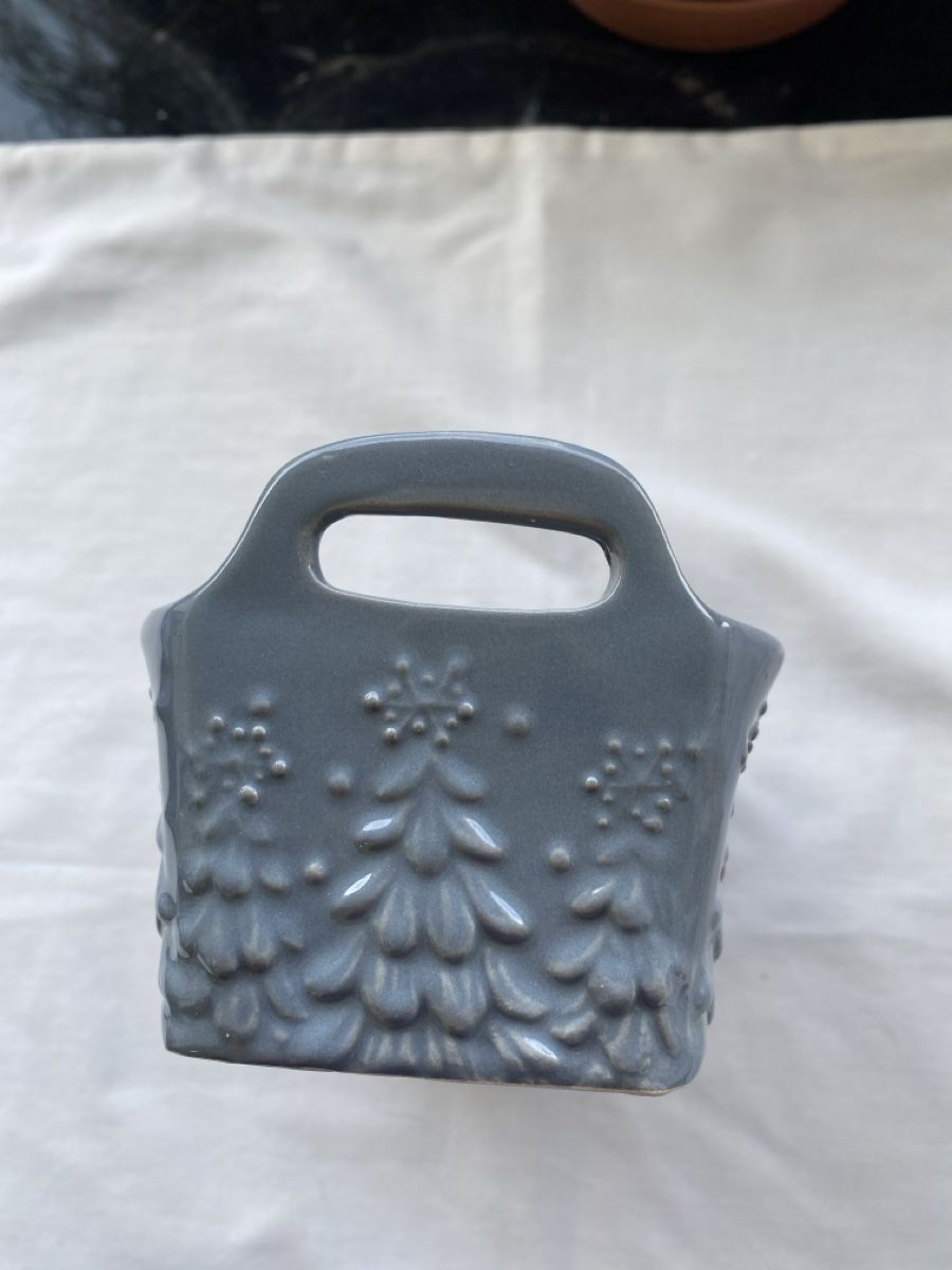 Tutte le decorazioni: Gray Ceramic Christmas Serving Tray Basket Decoration – Nuovo e nell'imballaggio originale da Buttikon SZ venduto da Maxwelltime 2