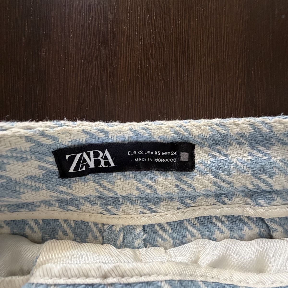 Zara Pantaloni: Blaue Zara Shorts XS – Usato da Uetikon am see venduto da seller.2020 2