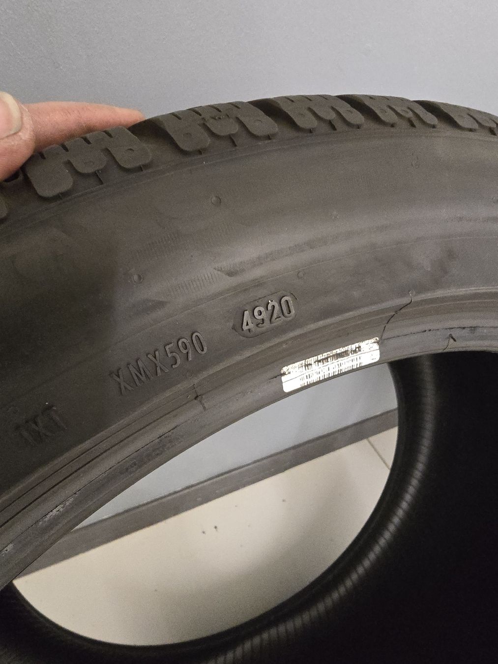 Altro in Scrittura & Disegno: Pneus hiver Porsche Taycan – Usato da Rolle venduto da Challenge13 7