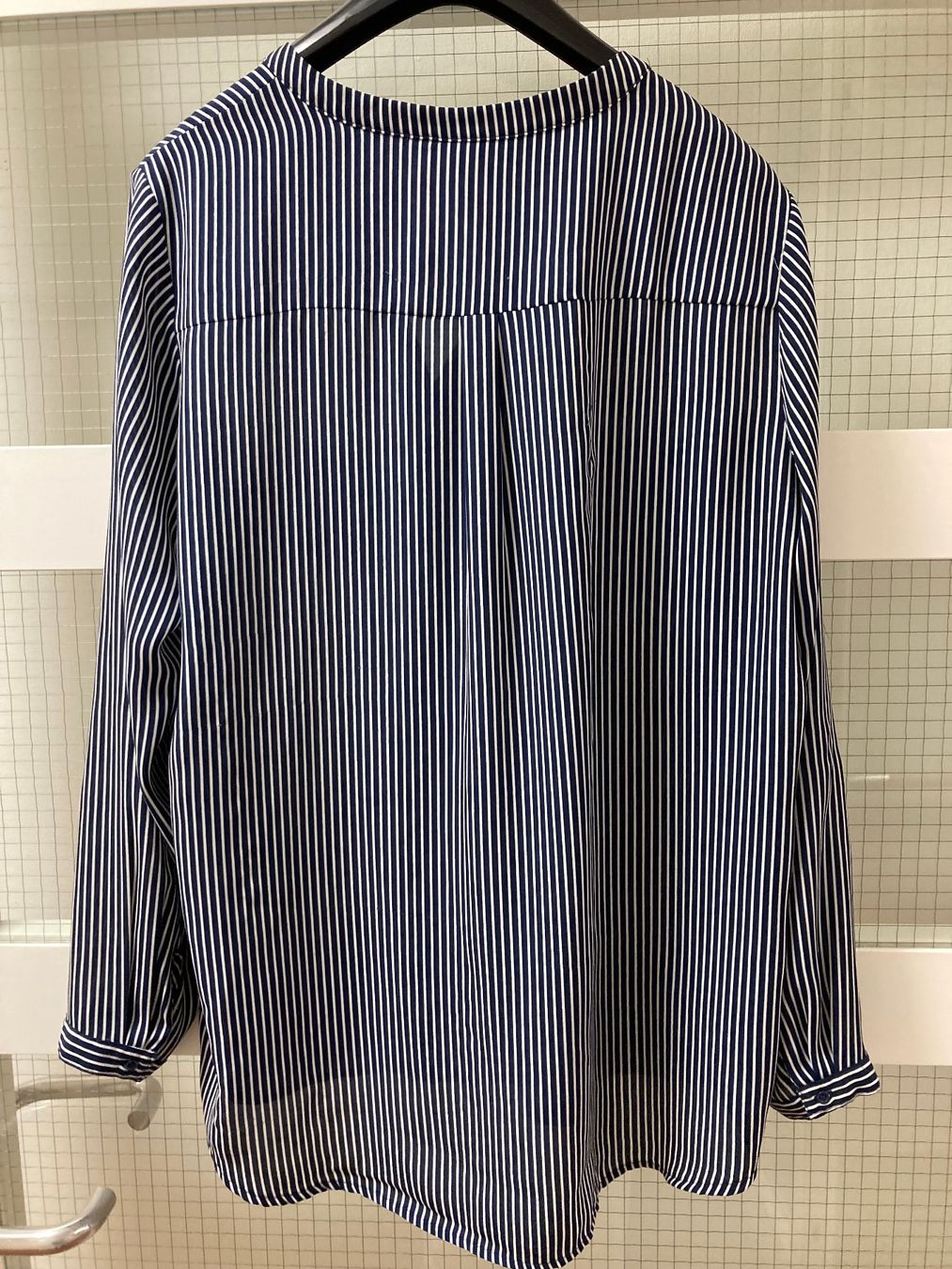 H&M Camicette: Bluse, langarm, Gr. 46, blau-weiss gestreift – Usato da Zürich venduto da NizzaTunis 1