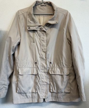 Damen Jacke beige Grösse M, leicht getragen