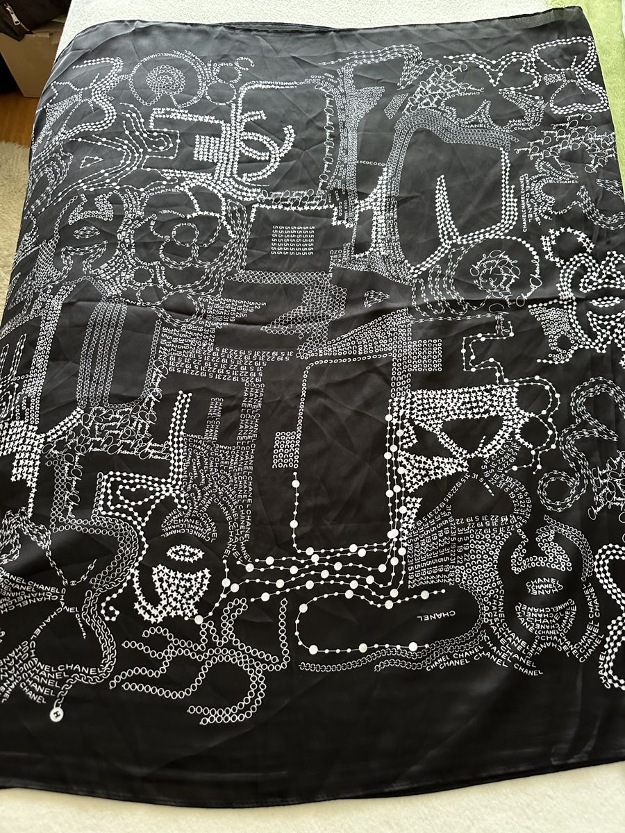 Chanel Foulards, Tücher & Schals: Channel Schal-Tuch    L1.80-B87 – Gebraucht aus Basel von Ivana_4 3