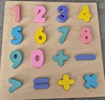 Holz Zahlenpuzzle Lernspielzeug Zahlen 0-9 Rechenzeichen
