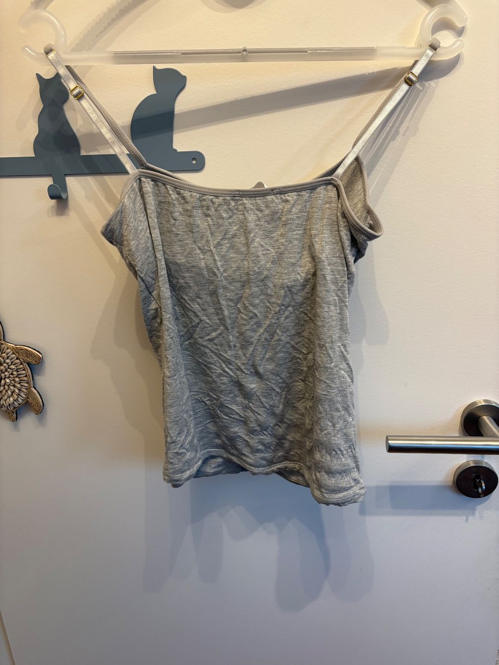 Tops: Débardeur gris – D'occasion à Lausanne par milou201619 2