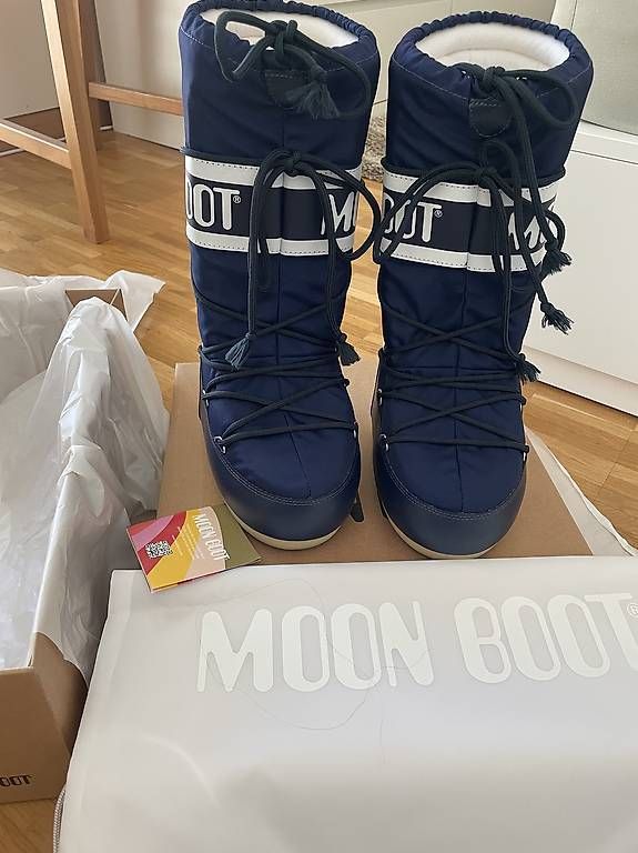 Moon Boot Scarpe da uomo: Botte Moon Boot 35-38 – Usato da Genève venduto da rac_pc86