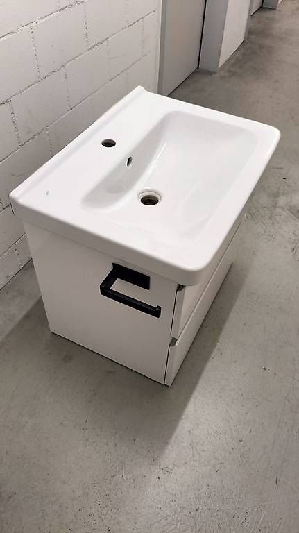 Mobili per bagno: Waschtisch mit Unterbaumöbel – Usato da Horgen venduto da Ramsii 2