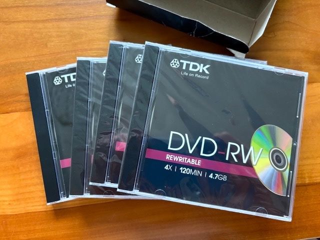 Tutti i DVDs: 4 DVD rewritable, 120 Min; 4.7 GB – Nuovo e nell'imballaggio originale da Zürich venduto da ganzgut1001