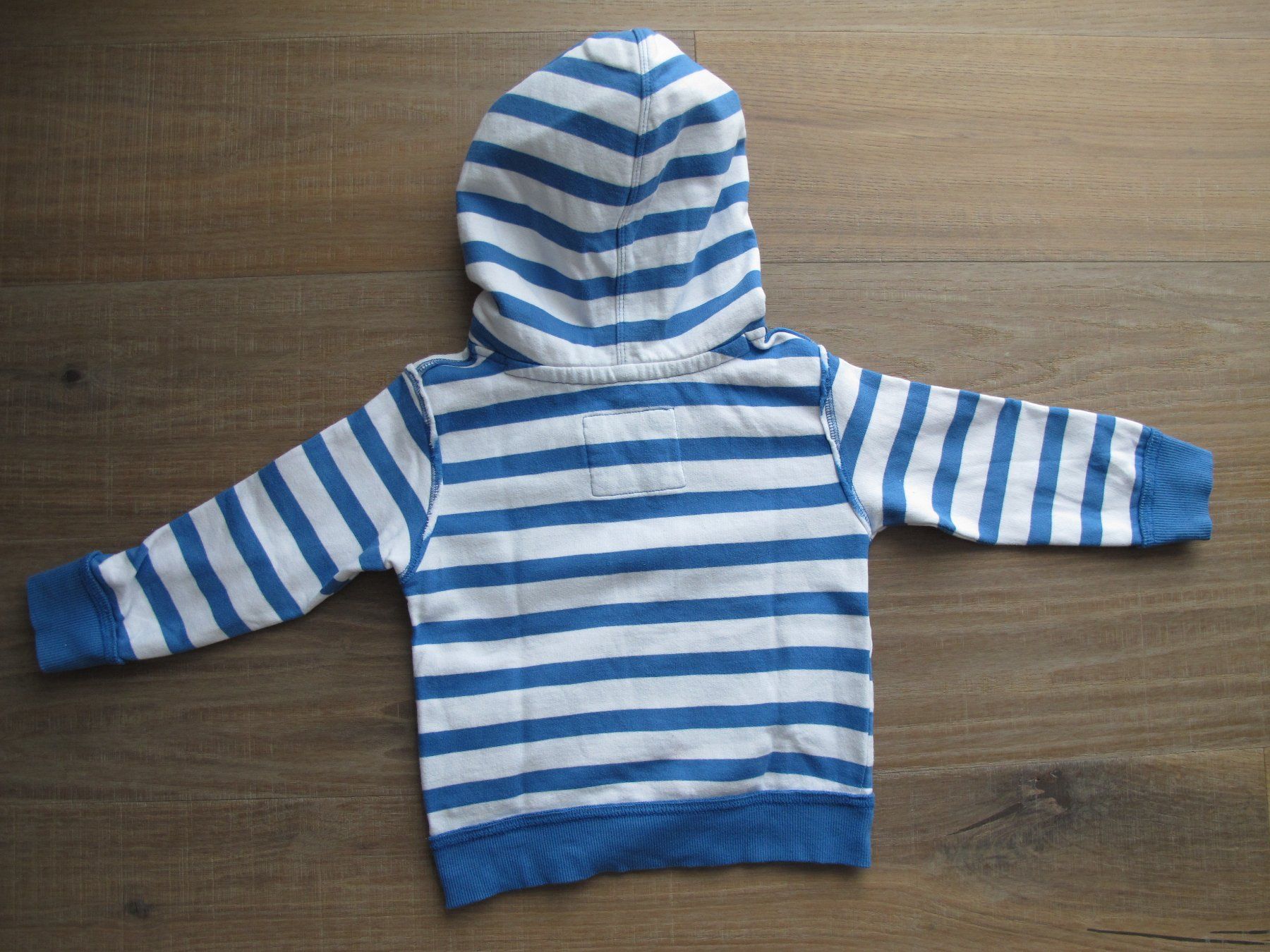 Pullover & Sweatshirts: Pullover Kapuzenpullover Gr. 86/92 – Gebraucht aus Rheinfelden von zwitschi_09 1