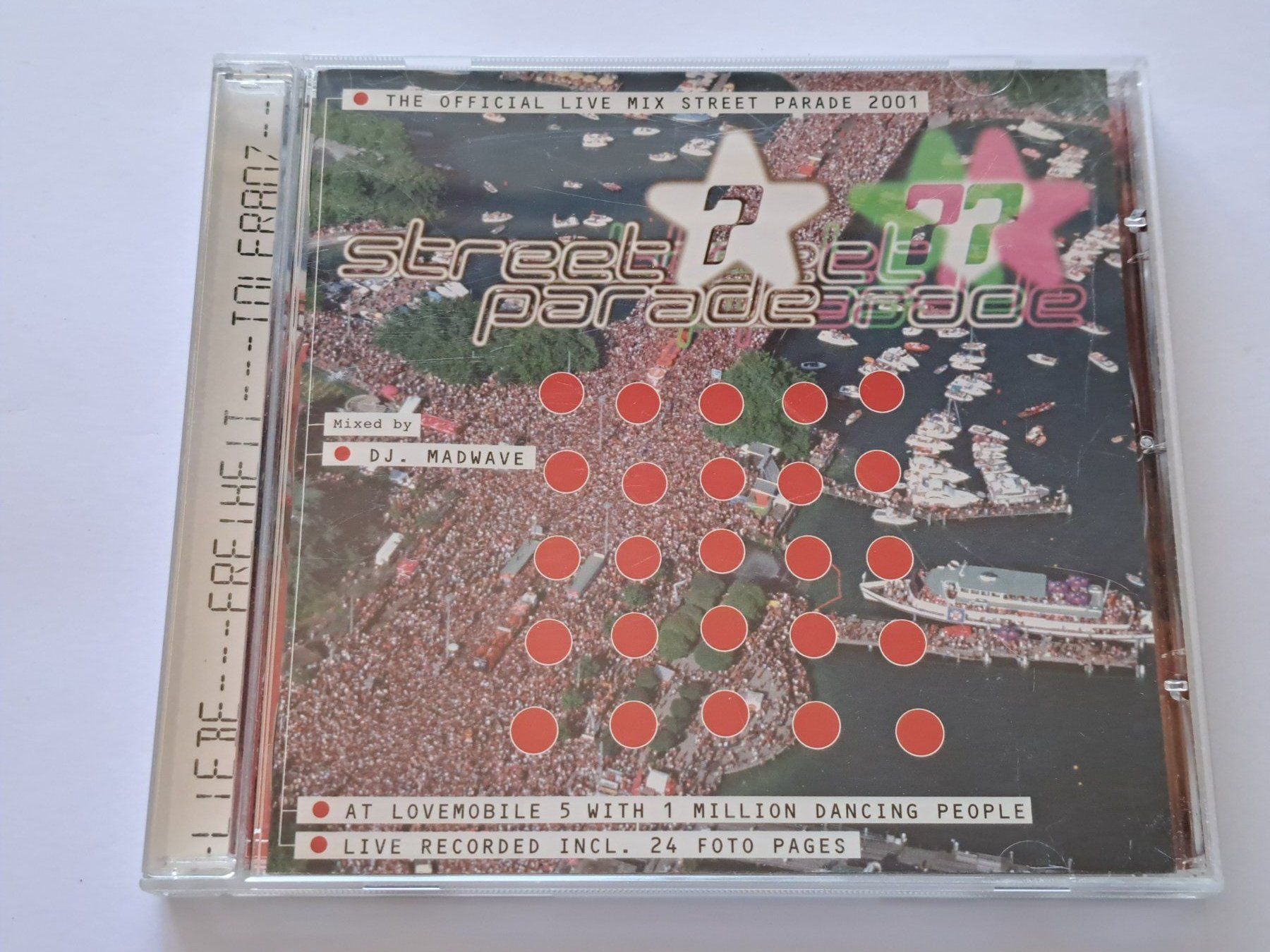 CD: CD Street Parade 2001 - DJ Madwave – Usato da Pully venduto da bro_n52j