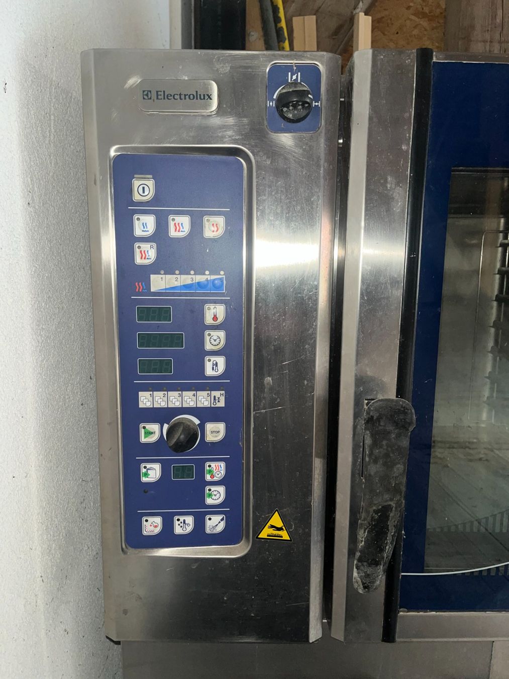 Electrolux Forni: Four Electrolux Juno Line professionnel Combi-steamer – Usato da Essertes venduto da Cape_au_Moine_1941 1
