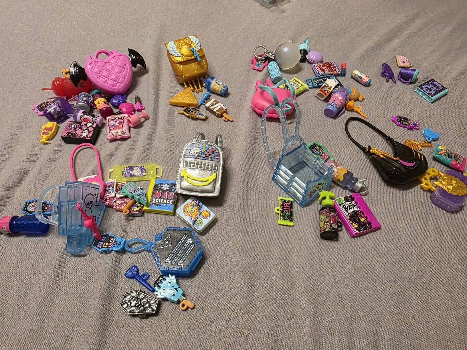 Bambole: Monster High G3 accessories lot – Usato da Bellinzona venduto da Qwer_h7j7