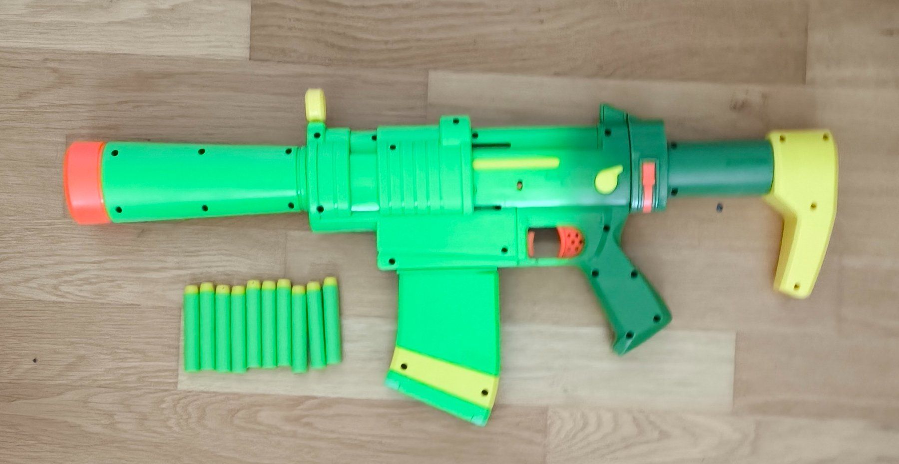 Nerf Giocattoli: Nerf Fortnite SMG-Zesty Elite – Usato da Arbon venduto da Laszlo.Novak