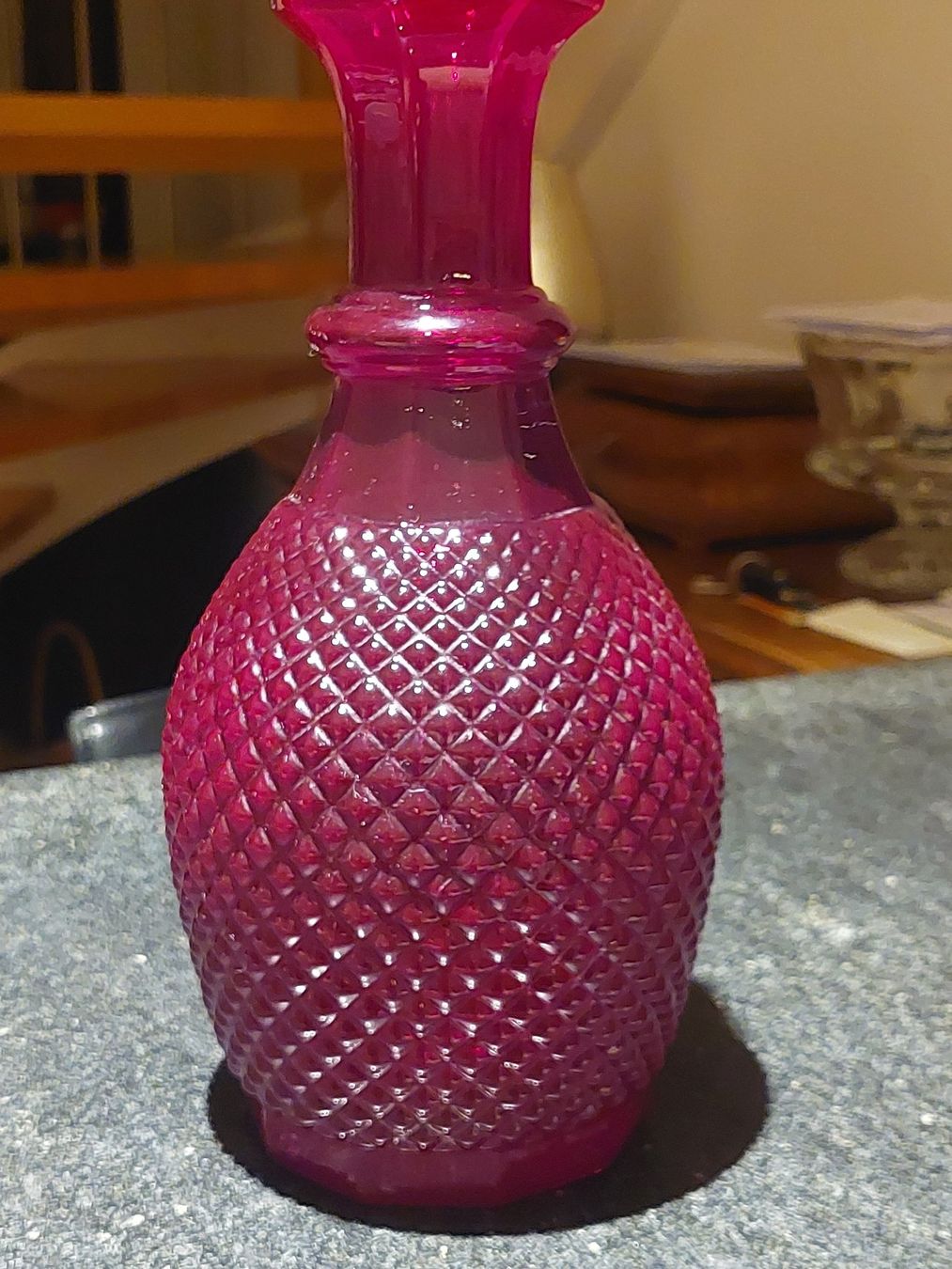 Caraffe: Antike granatrote Glas Karaffe – Usato da Hergiswil NW venduto da maiette-23.N 1