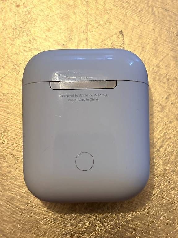 Cuffie: Original Apple AirPods  – Usato da Zürich venduto da quiniento 2