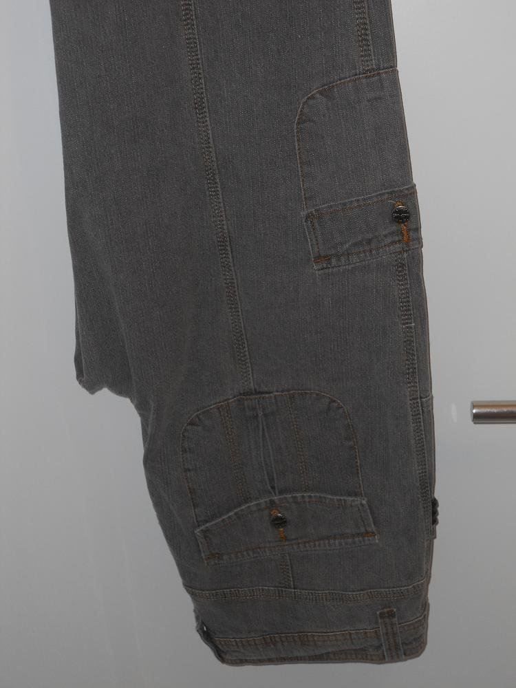 Jeans: Neu: Jeans - grau - Gr. 44 – Neu (gemäss Beschreibung) aus Uznach von Laeuffer 1