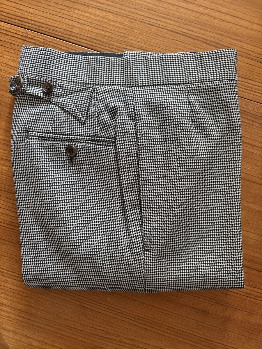 Pantaloni: Thom Browne New York Hose  – Nuovo (secondo la descrizione) da Zürich venduto da cmon.aleks
