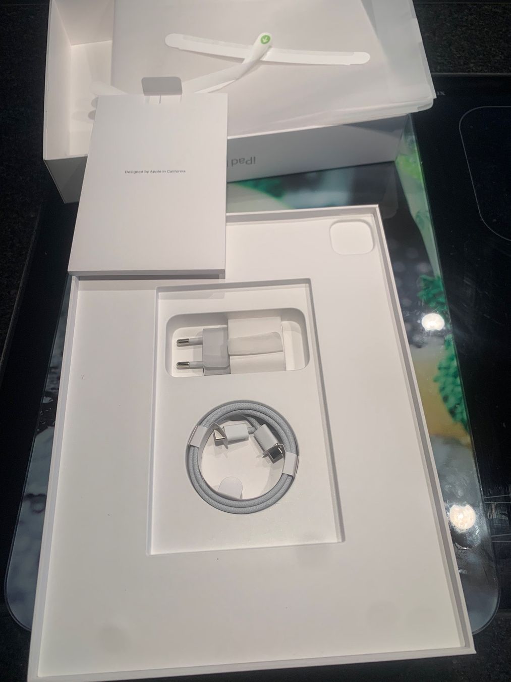 Apple Tablet PC: iPad Pro 12.9“ 6th Gen. 256GB Cellular+ APPLE CARE PLUS – Gebraucht aus Degersheim von  2