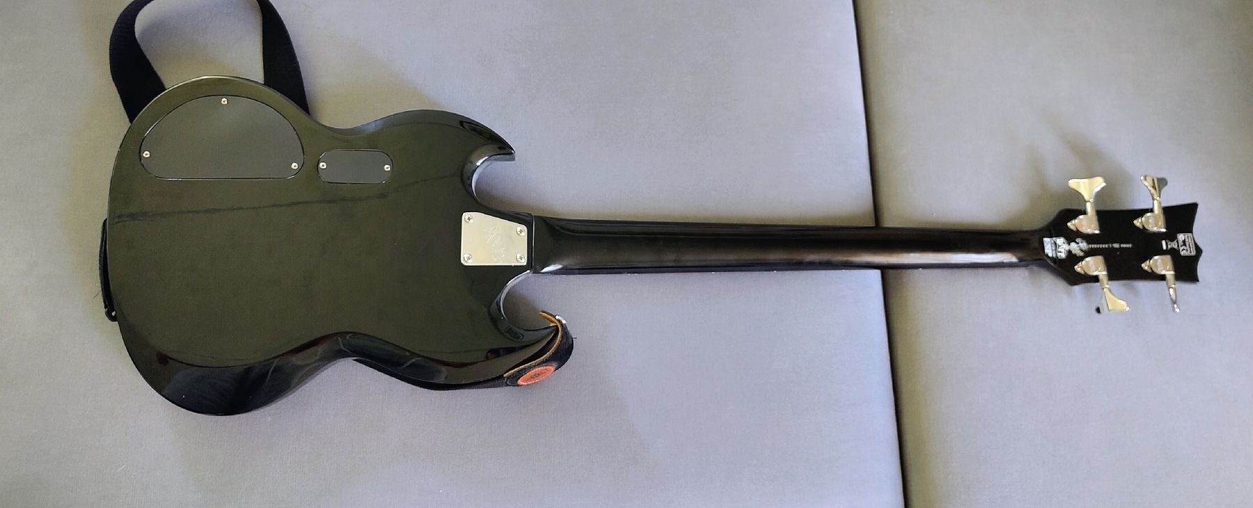 Esp Instruments de musique: E-Bassgitarre von ESP – D'occasion à Thun par The_Sixx 1