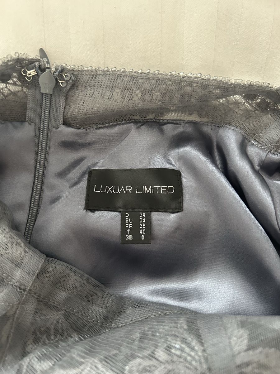 Robes: festliches Kleid mit Rückenausschnitt – Neuf avec emballage d'origine à Stetten SH par egl_z6jq 1