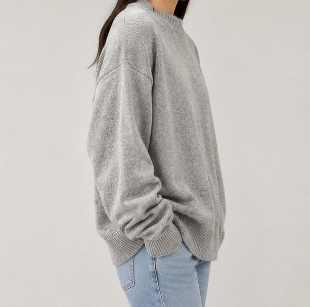 Maglioni & Felpe: Grauer Oversize Strickpullover – Usato da La Punt Chamues-ch venduto da yara.mueller 3
