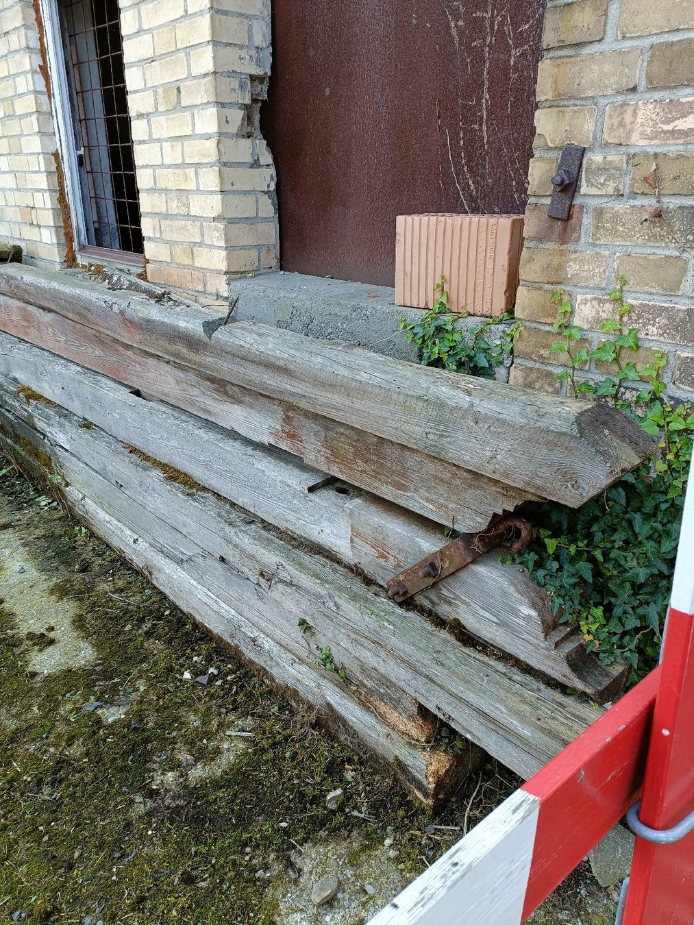 Articoli in legno: Alte Holzbalken, rustikal – Usato da Romanshorn venduto da Flohmarkt_Romanshorn 1