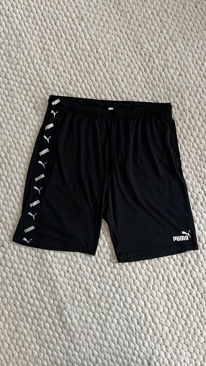 Puma Pantaloni: Schwarz Shorts, Puma Gr. XXL – Usato da Burgdorf venduto da Rico340