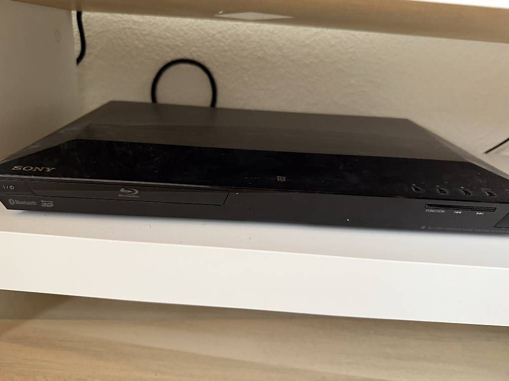 Systèmes audio & multimédias: Sony Blueray/DVD Player  – D'occasion à Tuggen par m.sc27