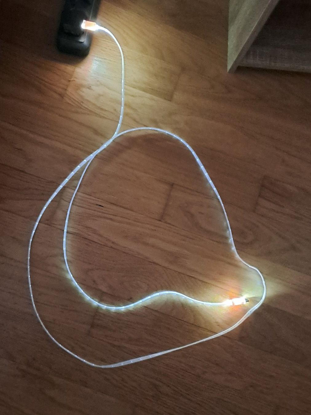 Kabel: 2 Meter USB C Ladekabel mit Leuchtfunktion – Neu (gemäss Beschreibung) aus Elsau von Kellerraeumung 2