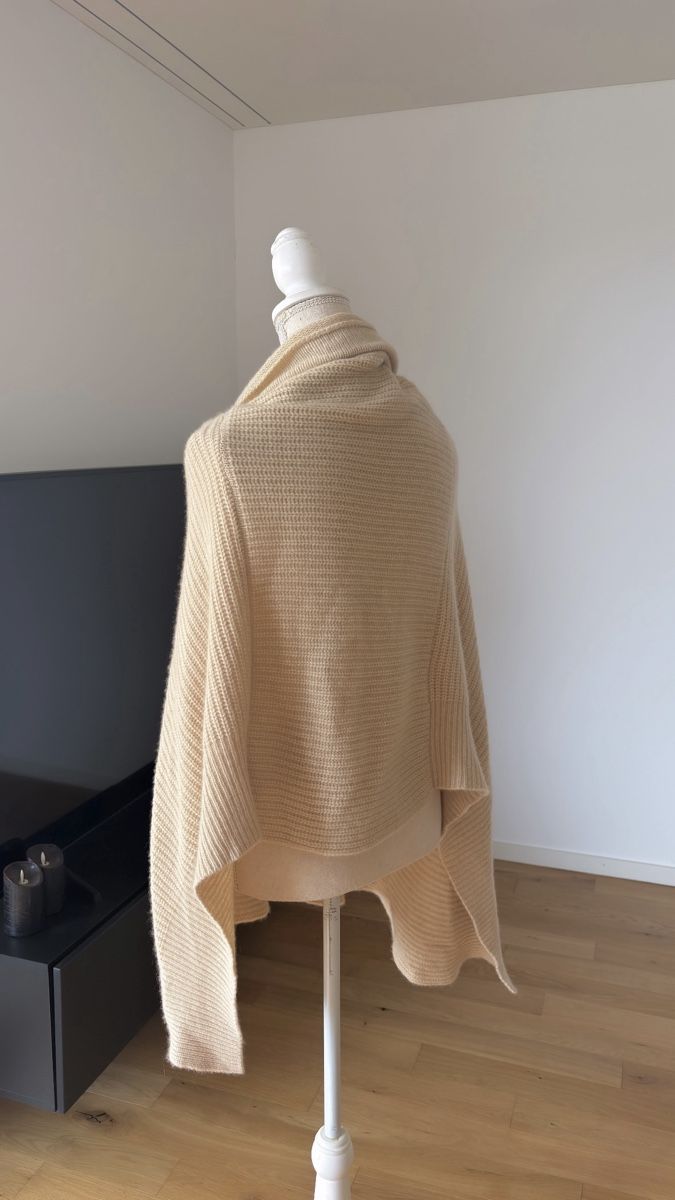 Sonstige Damenmode: 100% Kaschmir Poncho  – Neu (gemäss Beschreibung) aus Ramsen von Myclothesforu 1