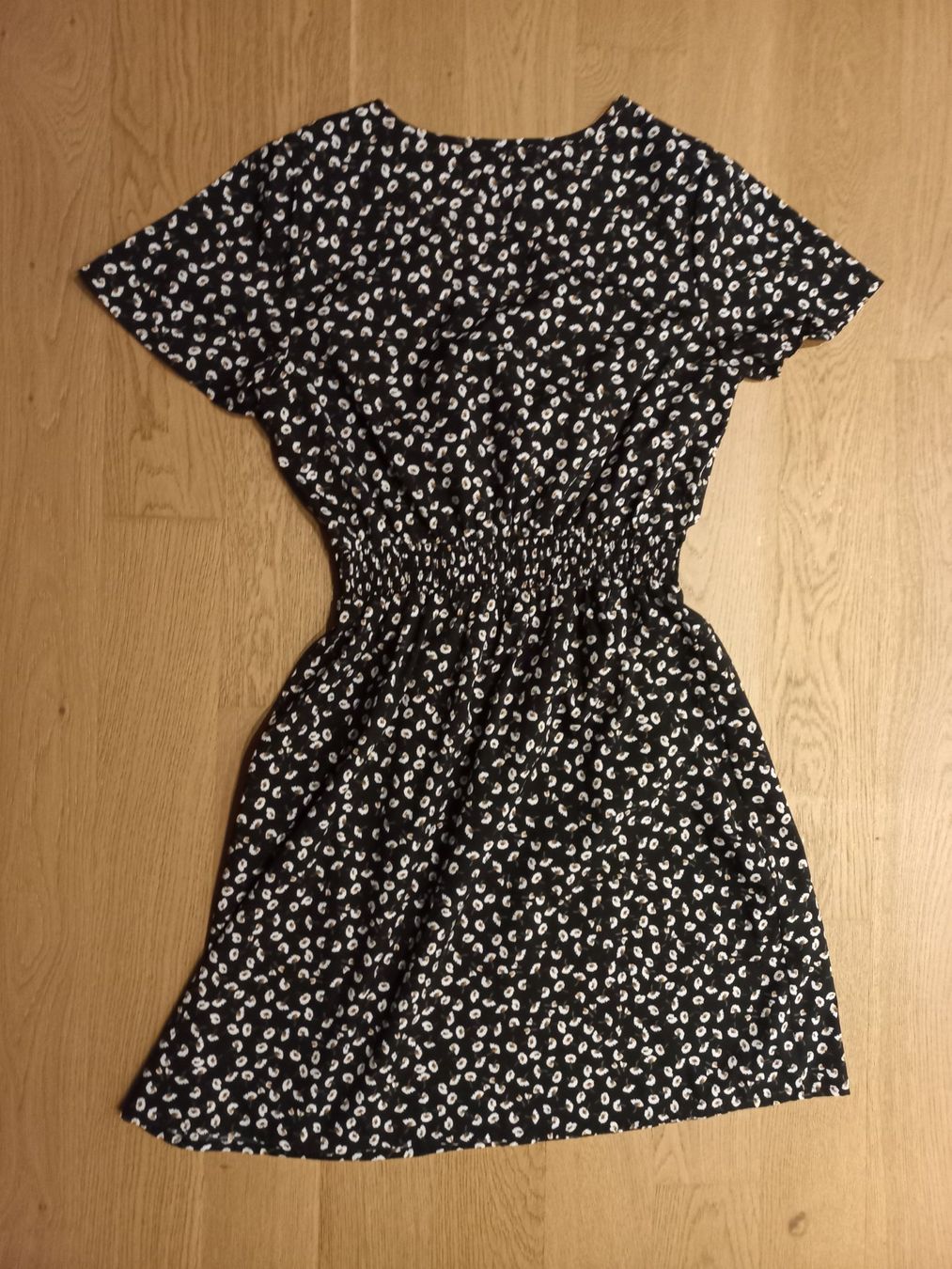 New Look Vestiti: Sommerkleid mit Blumenprint Gr. 40 – Nuovo (secondo la descrizione) da Oberuzwil venduto da venditum. 1