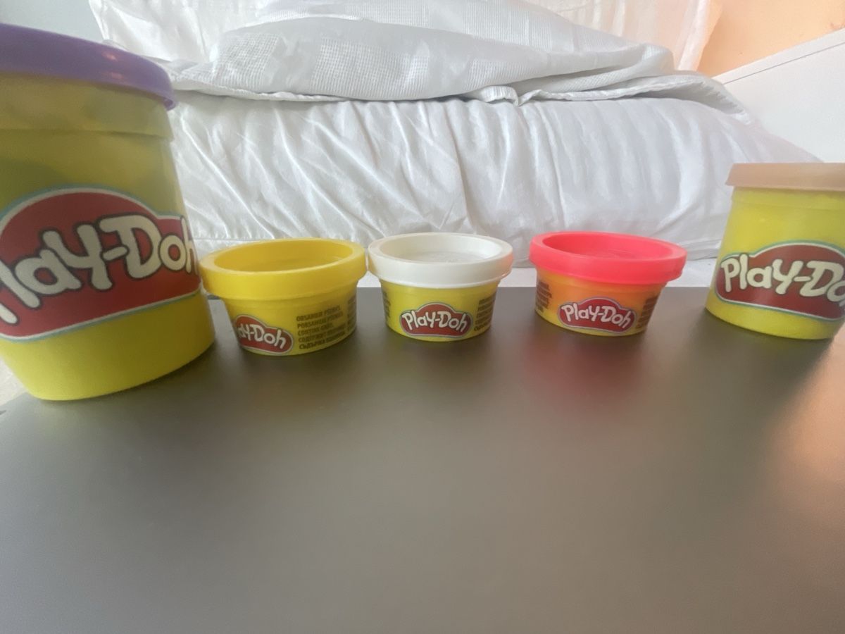 Play-Doh Materiale per modellare: Pâte à modeler Play-Doh lot de 5 pots  – Nuovo (secondo la descrizione) da Veyrier venduto da Caquette