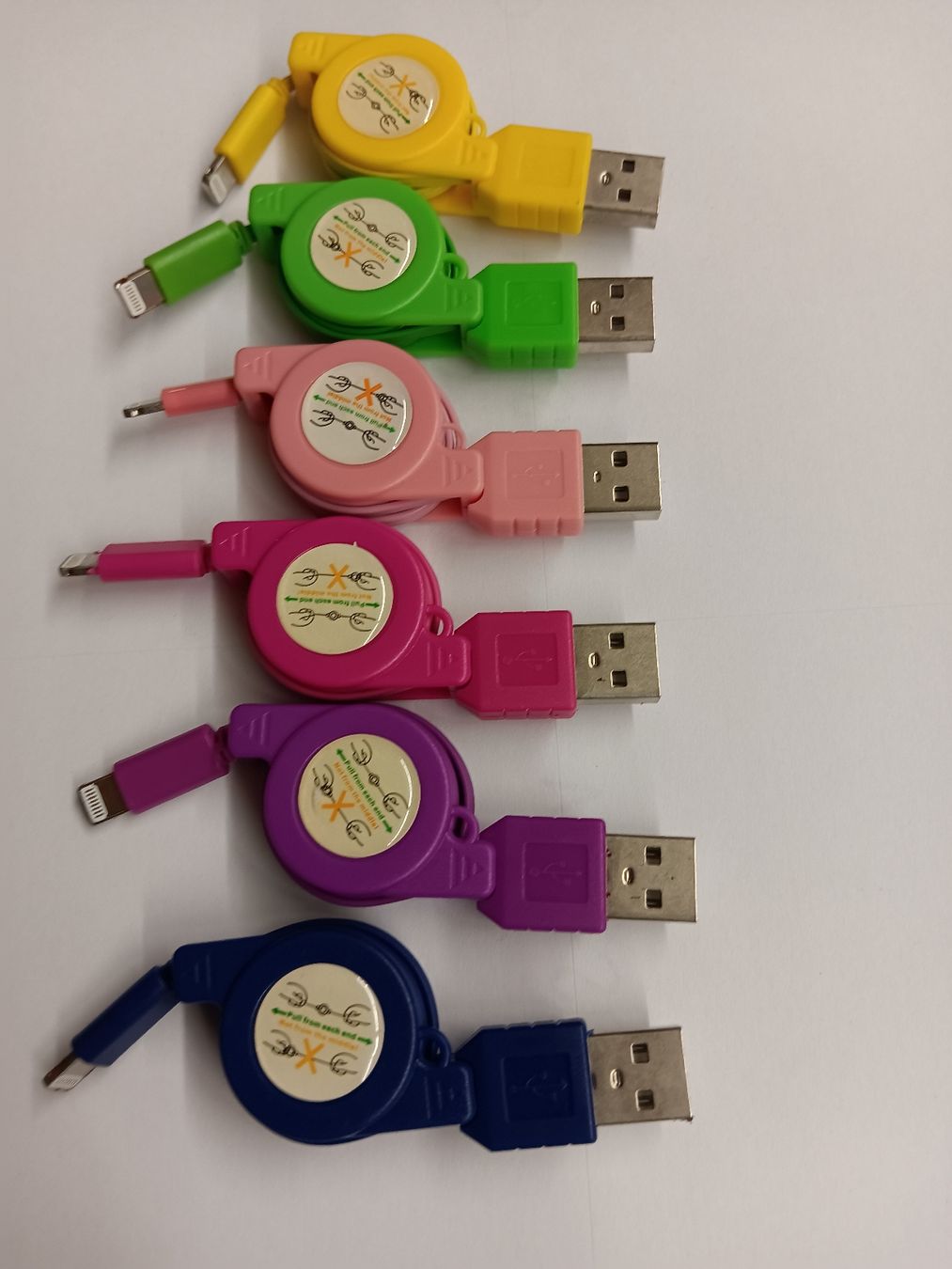Kabel: iPhone 8pin kompatible Ladekabel Roll Up Aufrollbar USB – Neu und originalverpackt aus Ermatingen von rik4rdo