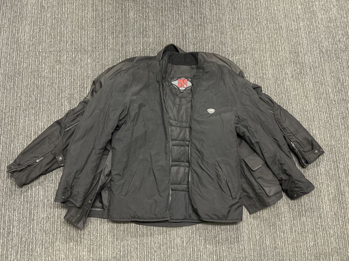 IXS Giacche: IXS Motorradjacke inklusive Futter – Usato da Münchenstein venduto da Cello30 3