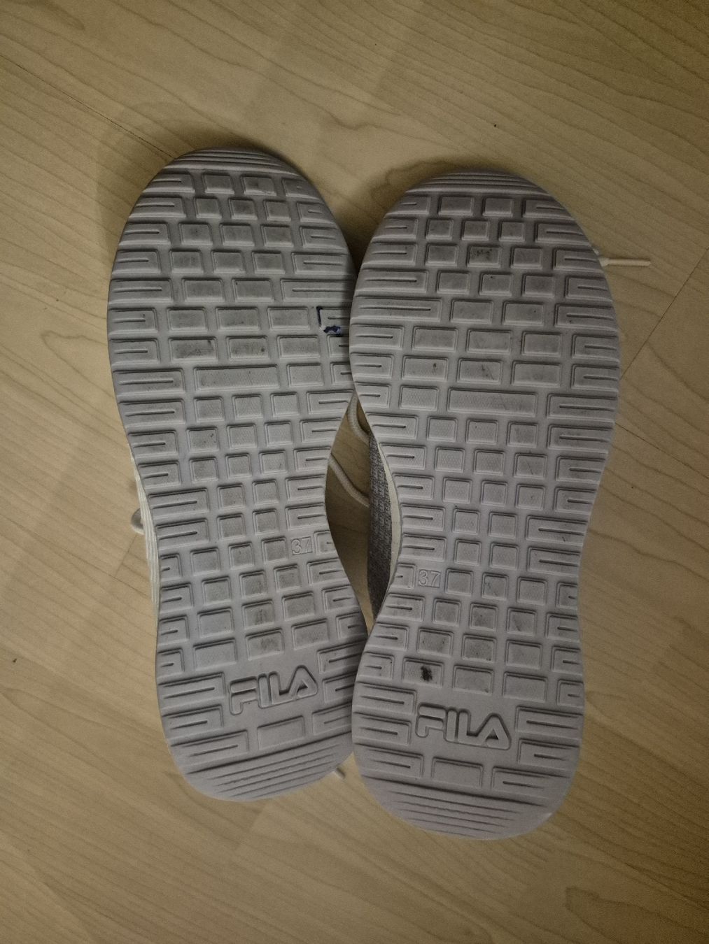 Fila Scarpe da donna: Fila Sneakers Grösse 37 Turnschuh – Usato da Oberweningen venduto da Bumblebee2 2