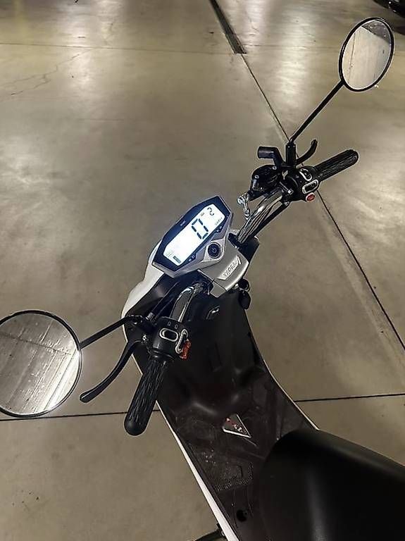 Scooters: Yadea C-Umi – D'occasion à schwerzenbach par Sendmail50 1