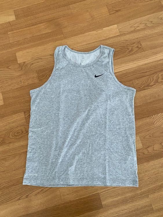 Nike T-shirt: Nike Dri-FIT Shirt - grau - Grösse L – Usato da Zürich venduto da Discount_man123