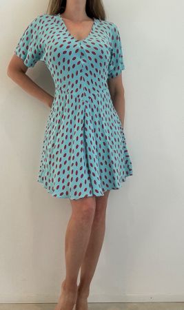 Joli robe turquoise motif bouches rouges
