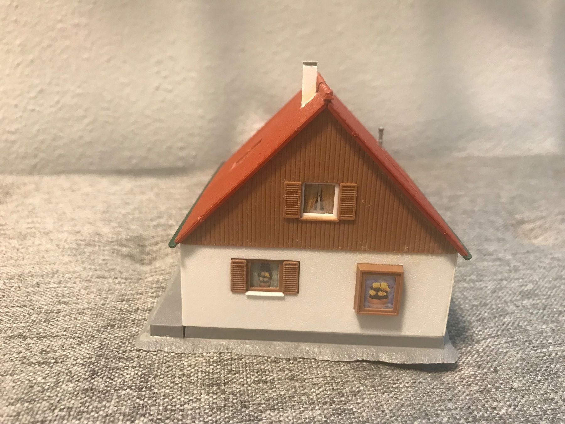 Kibri Modellini di ferrovie: Kibri H0 Einfamilienhaus mit Drogerie – Usato da Opfikon venduto da Sonnenuntergang12 1